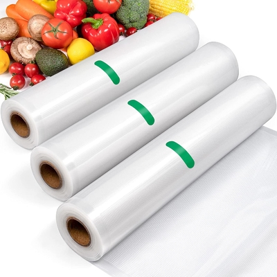 Rotolo di sacchetti sottovuoto per alimenti laminati in materiale goffrato strutturato