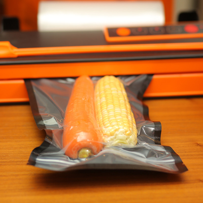 Sacchetti sottovuoto in plastica nera personalizzati Rotoli Imballaggio per alimenti da cucina in rilievo